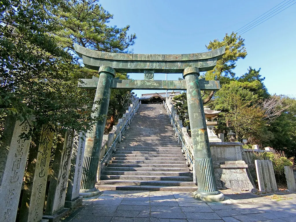 琴弾八幡宮